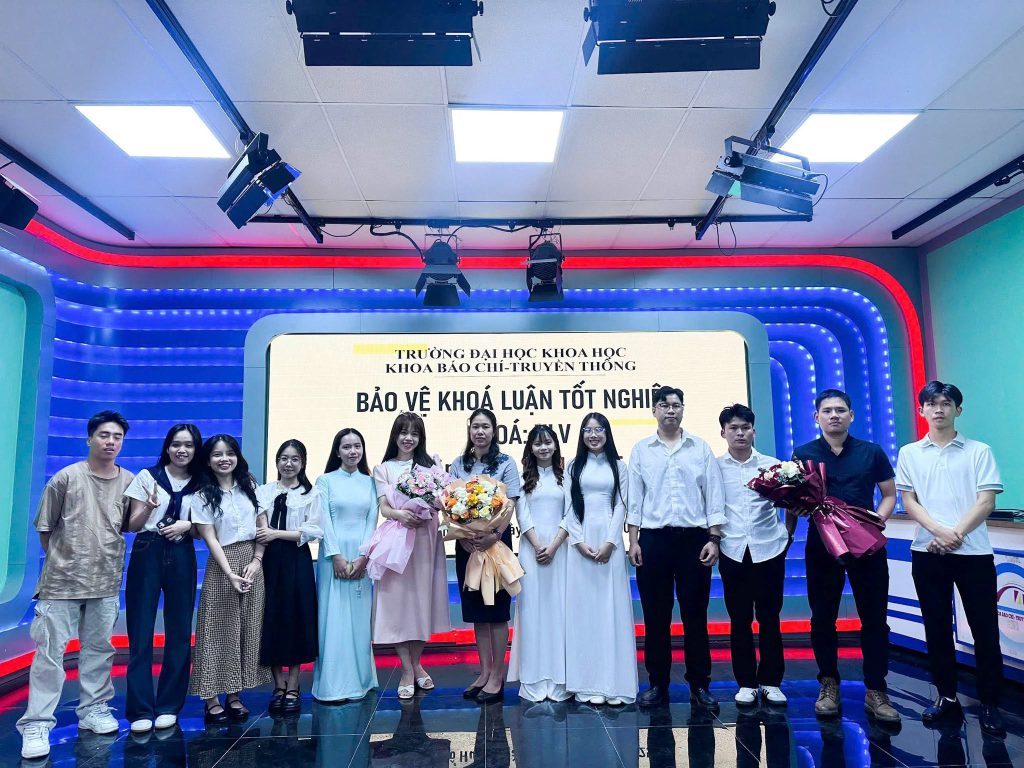 BẢO VỆ KHOÁ LUẬN NGÀNH BÁO CHÍ & TRUYỀN THÔNG SỐ K46