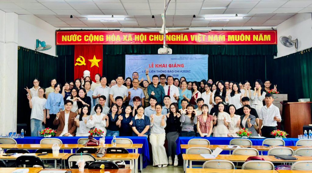 Khai giảng lớp đại học liên thông ngành Báo chí năm 2026