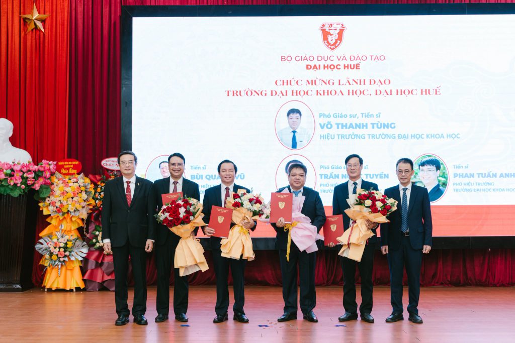 Công bố Quyết định bổ nhiệm viên chức quản lý Trường Đại học Khoa học, Đại học Huế nhiệm kỳ mới