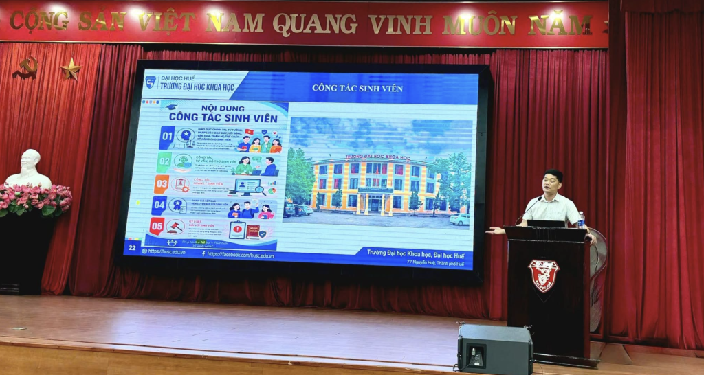 Trường Đại học Khoa học tổ chức Tuần sinh hoạt công dân – sinh viên dành cho tân sinh viên K50